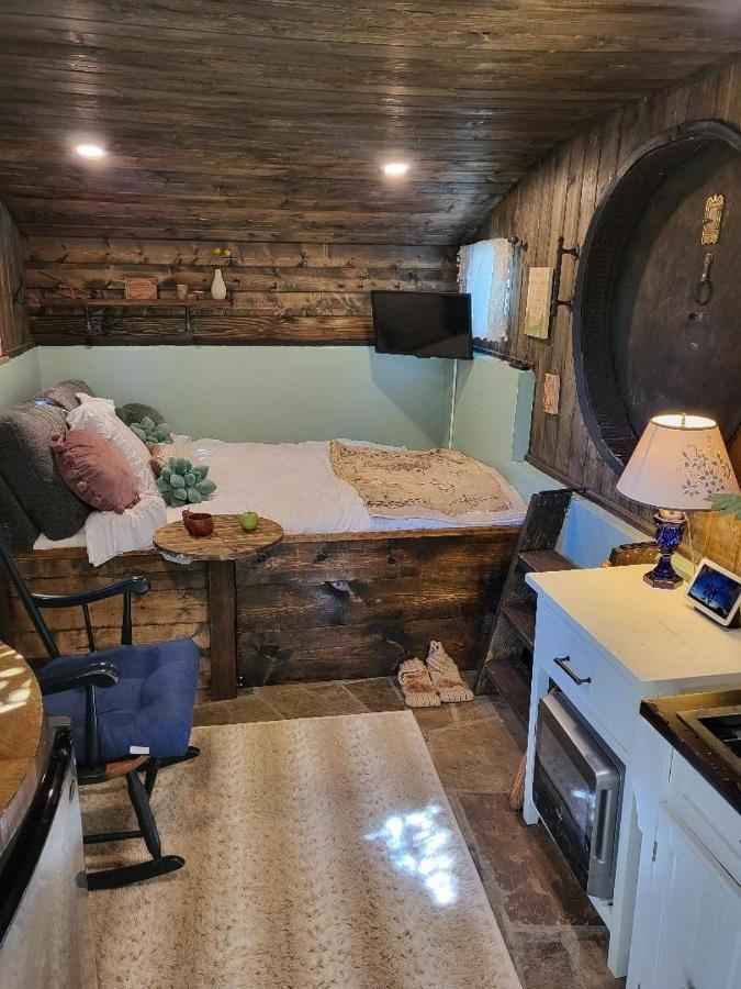 Hotel Hobbit Haven Mission Canyon Exterior foto